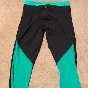 Lululemon low rise crop size 2